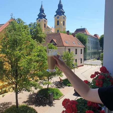 Anna Gyoengye Apartman Debrecín Exteriér fotografie